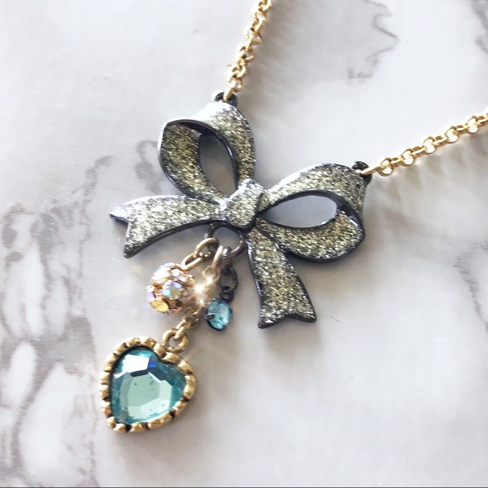↠NWOT↞ Betsey Johnson Bow Necklace
